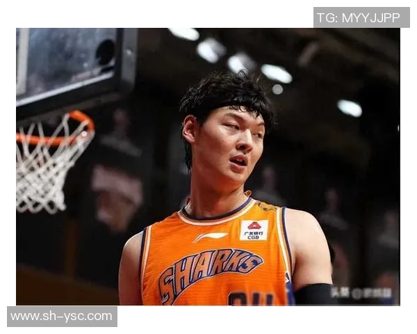 王哲林领衔中国男篮新征程展现拼搏精神与团队合作的力量